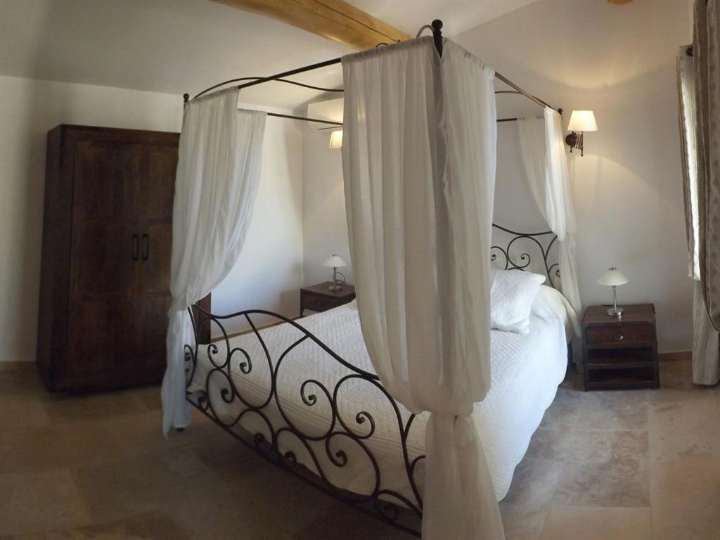 Mas Dansavan Chambres D'Hotes Oppede Ngoại thất bức ảnh